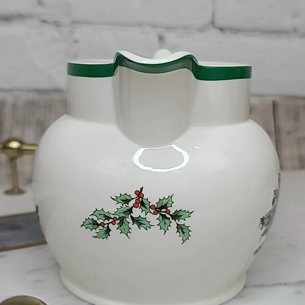 Spode Christmas Tree Mint Vintage Collectible Holiday 24oz Ceramic Jug/Pitcher